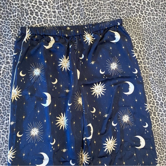 Easy-luxe eco long-sleeve pajama set in twinkling sky print sun moon size medium - Picture 11 of 12